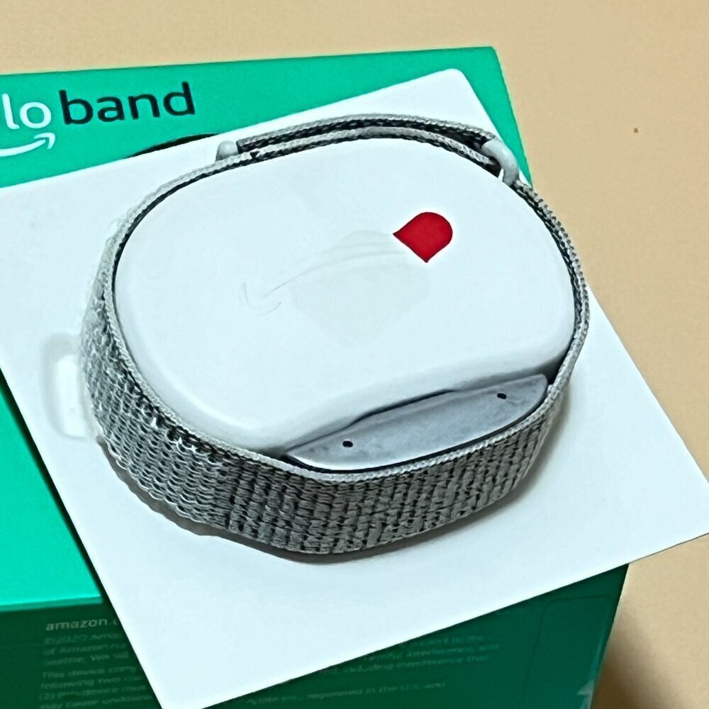 Amazon Halo Health Fitness tracker silver M - Picture 7 of 10